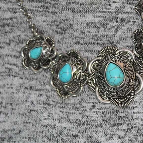 Boho Turquoise and Silver Necklace - Picture 1 of 3